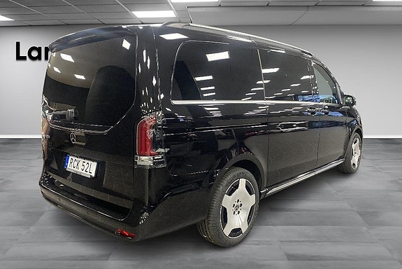 Mercedes-Benz V300 7 of 18