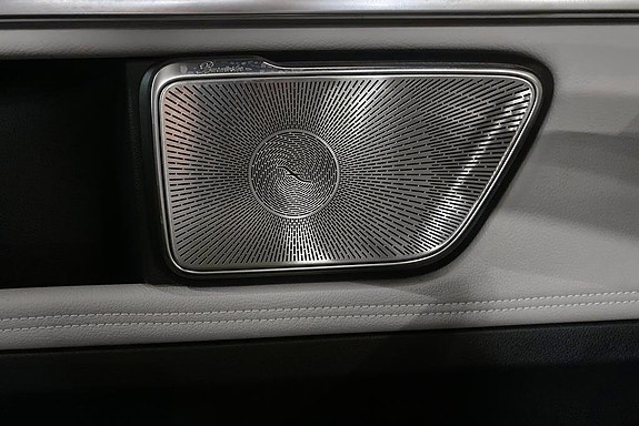 Mercedes-Benz V300 16 of 18
