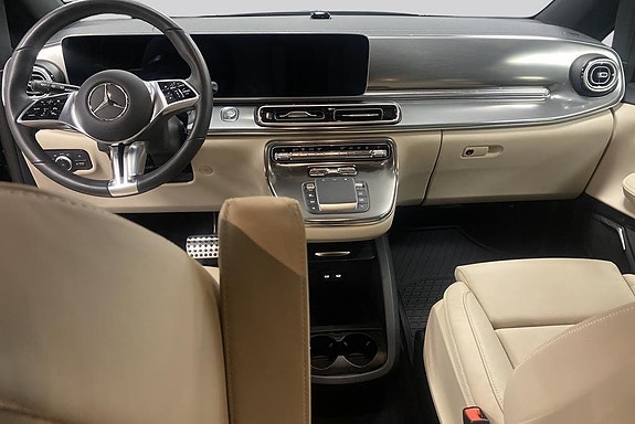 Mercedes-Benz V300 17 of 18