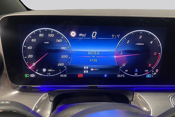 Mercedes-Benz V300 10 of 18