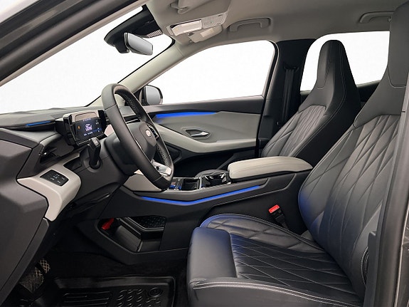 Ford Explorer 12 of 30
