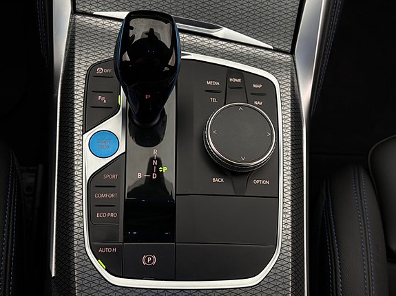 BMW i4 28 of 30