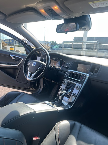 Volvo V60 6 of 11