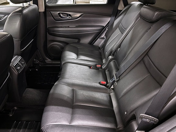 Nissan X-Trail 12 of 17