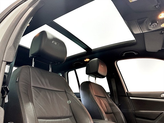 Volkswagen Tiguan 12 of 16