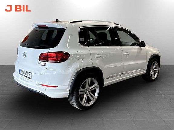 Volkswagen Tiguan 3 of 16