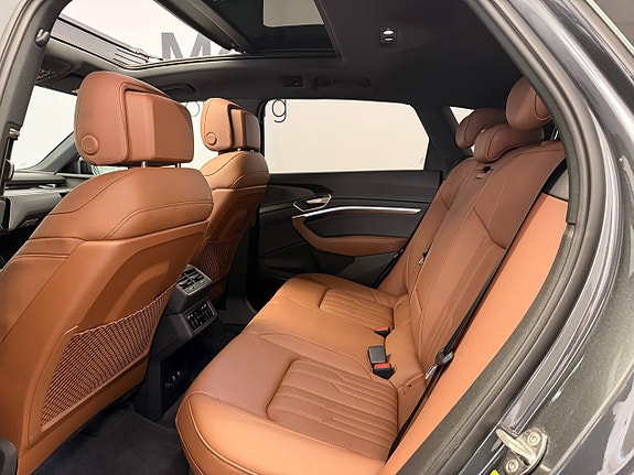 Audi Q8 10 of 16