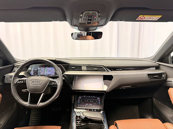 Audi Q8 12 of 16