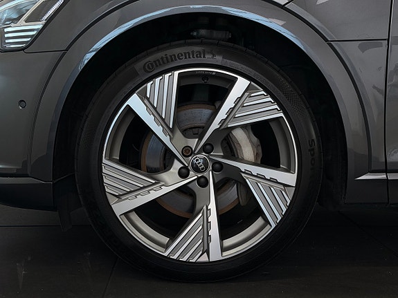 Audi Q8 7 of 16