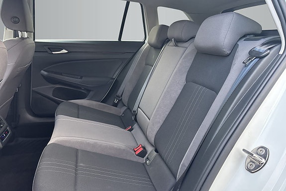 Volkswagen Golf Alltrack 11 of 18