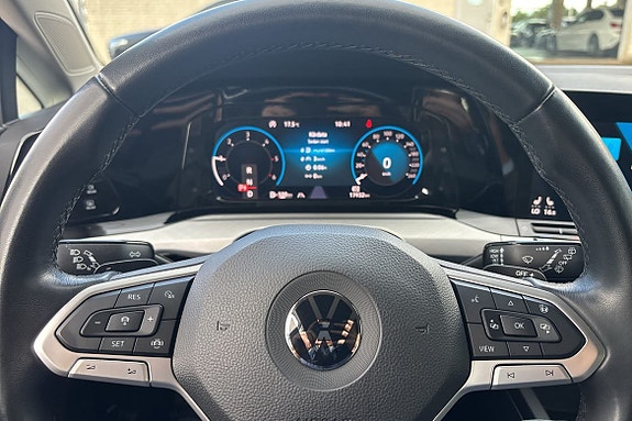 Volkswagen Golf Alltrack 15 of 18