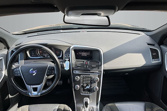 Volvo XC60 12 of 17