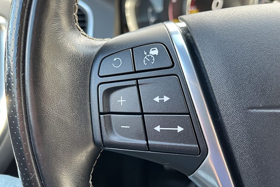 Volvo XC60 16 of 17