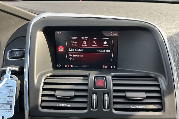 Volvo XC60 13 of 17