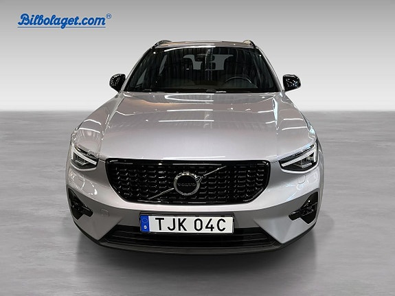 Volvo XC40 3 of 10