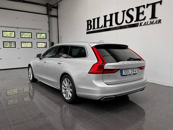 Volvo V90 2 of 7