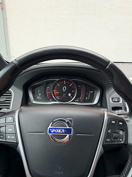 Volvo XC60 12 of 14