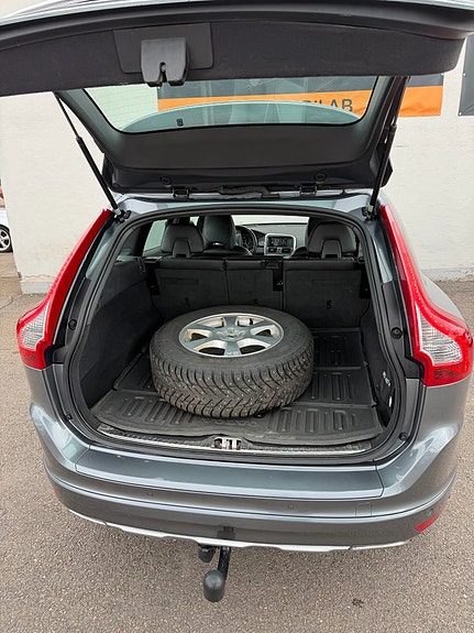Volvo XC60 13 of 14
