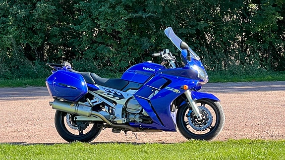 Yamaha FJR1300 2 of 6