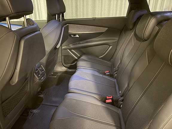 Peugeot 5008 5 of 16