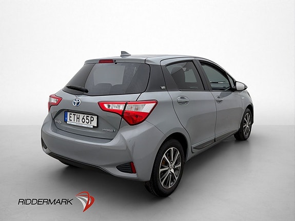 Toyota Yaris 8 of 30