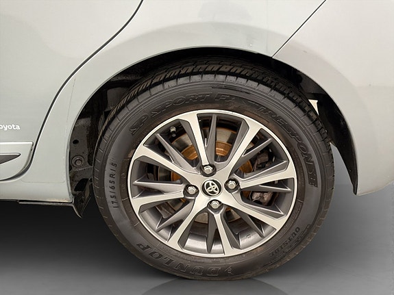 Toyota Yaris 30 of 30
