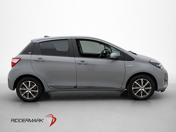 Toyota Yaris 9 of 30