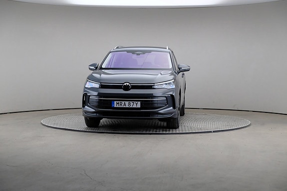 Volkswagen Tiguan 3 of 27