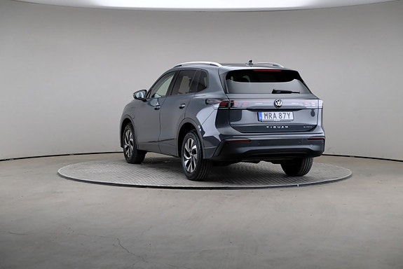 Volkswagen Tiguan 2 of 27