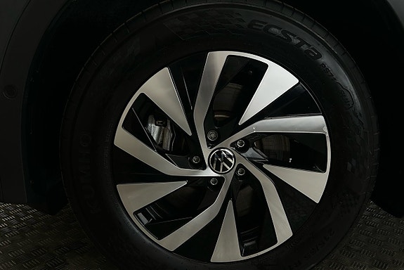 Volkswagen Tiguan 12 of 27