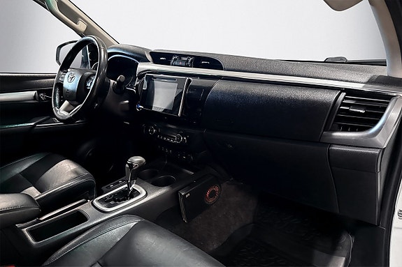 Toyota HiLux 8 of 19