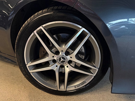 Mercedes-Benz E220 8 of 17