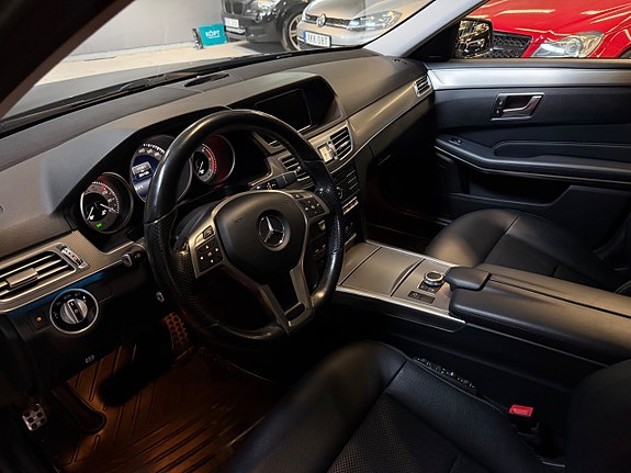 Mercedes-Benz E220 15 of 17