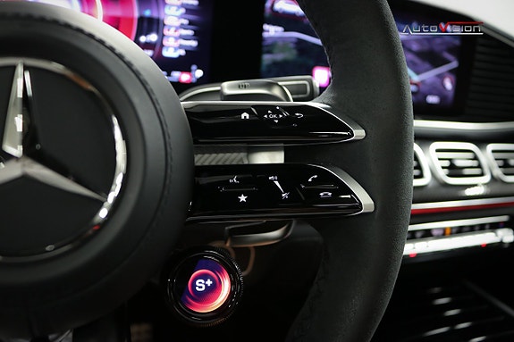 Mercedes-Benz GLE53 25 of 30