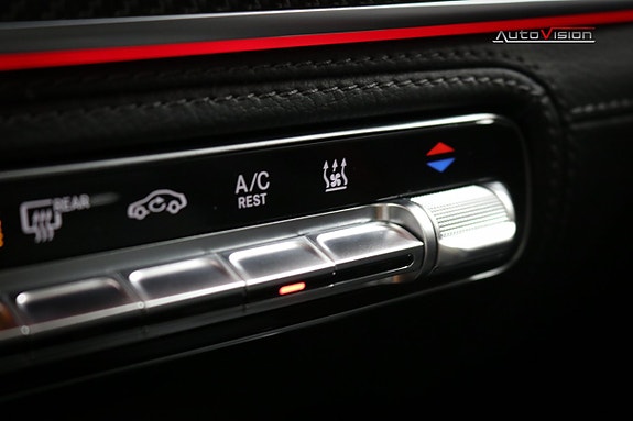 Mercedes-Benz GLE53 16 of 30
