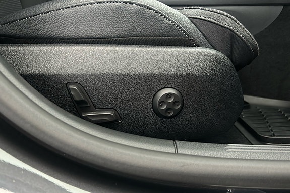 Mercedes-Benz C200 16 of 23