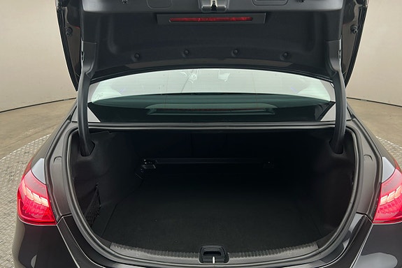 Mercedes-Benz C200 14 of 23