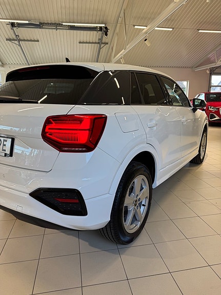 Audi Q2 3 of 22
