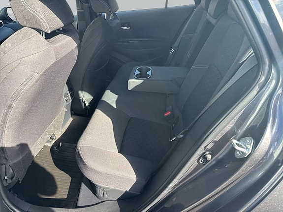 Toyota Corolla 8 of 11
