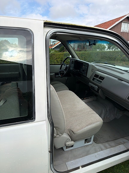 Chevrolet K2500 3 of 3