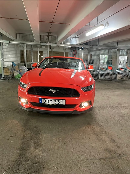 Ford Mustang 3 of 5
