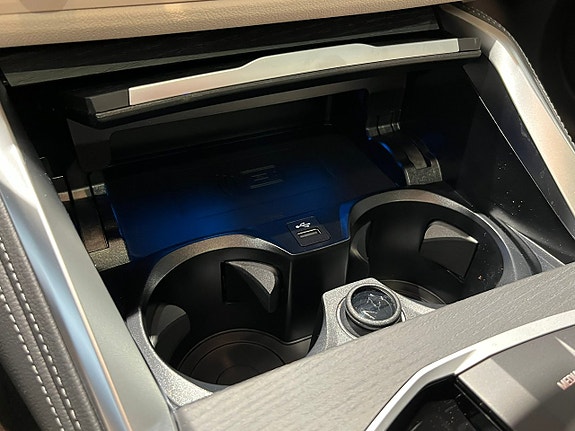 BMW i4 18 of 24