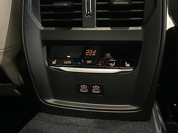 BMW i4 22 of 24