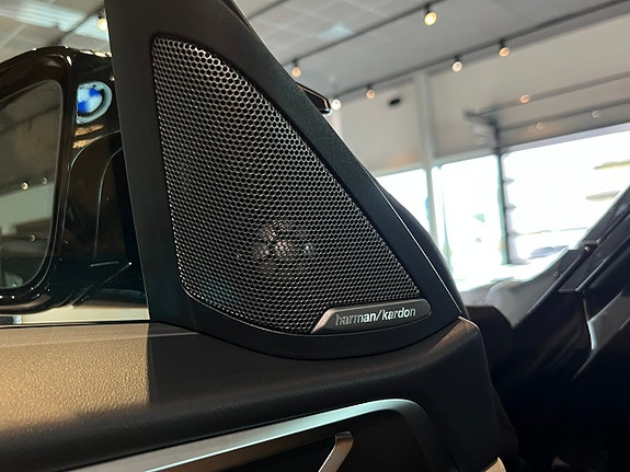 BMW i4 13 of 24