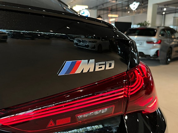BMW i4 8 of 24