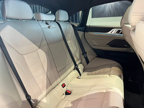 BMW i4 21 of 24