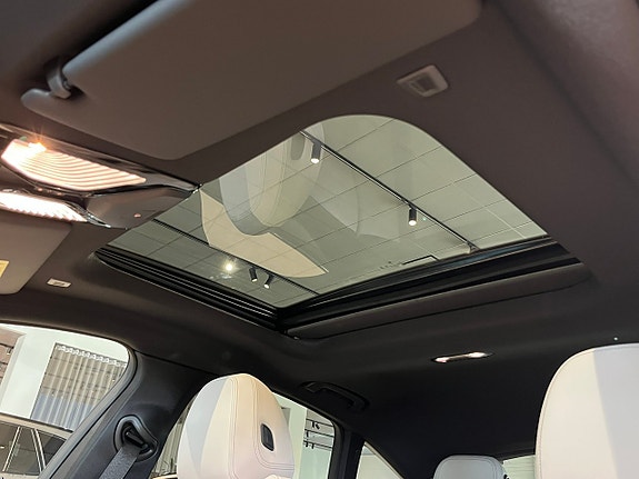 BMW i4 12 of 24