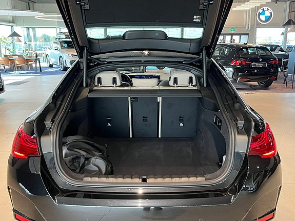 BMW i4 23 of 24