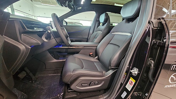 Mazda CX-6e 12 of 20