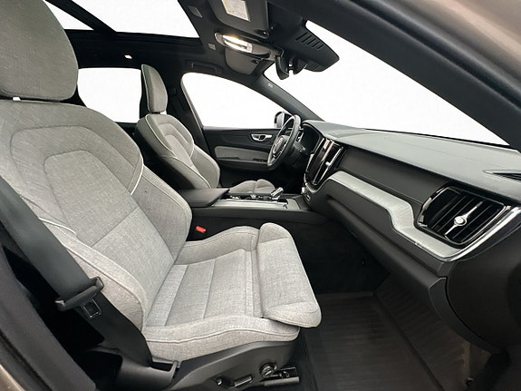 Volvo XC60 12 of 30